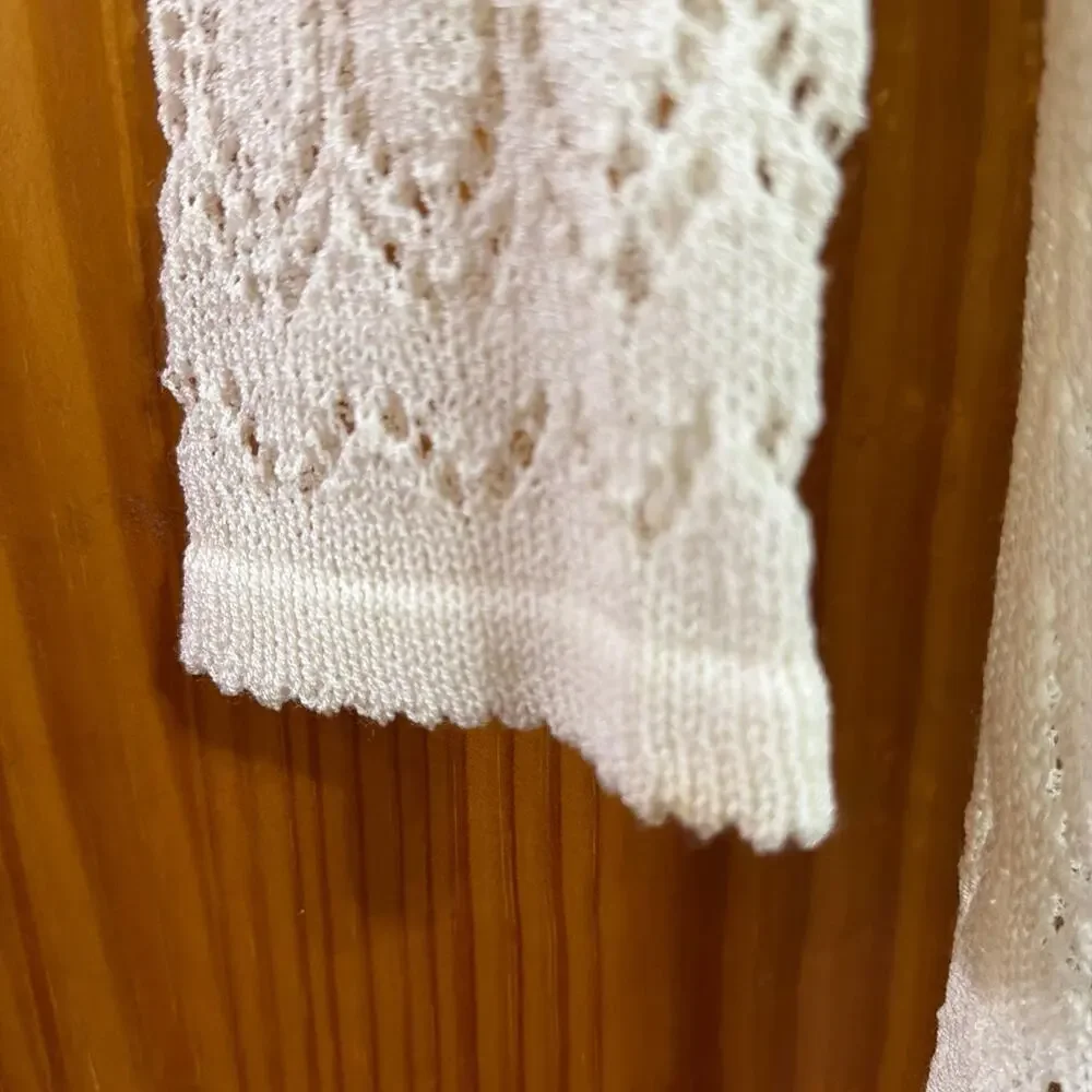 Beautiful vintage lace Cardigan Missing Size Tag! Measurements are a small! - Picture 3 of 4